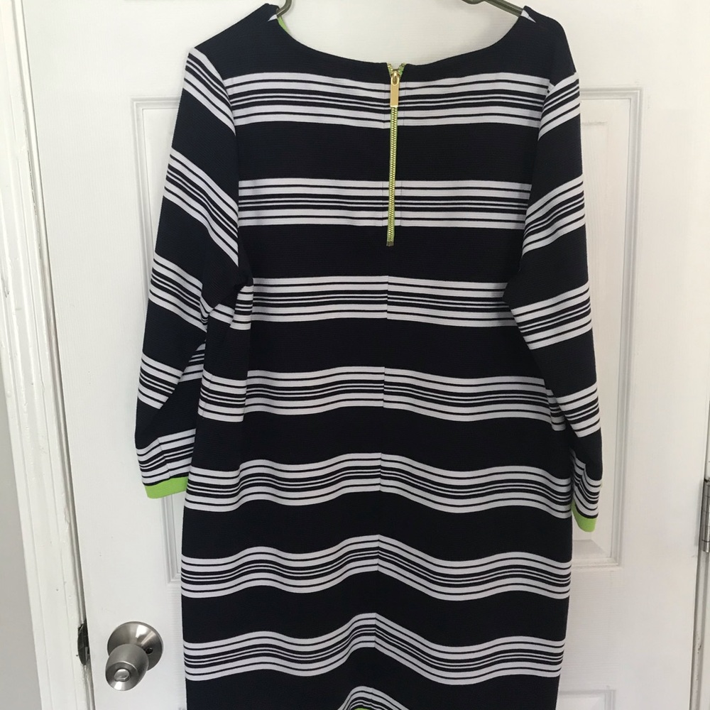 Super cute and comfy Navy dress with green trim